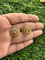 Round shape leaf trendy stud