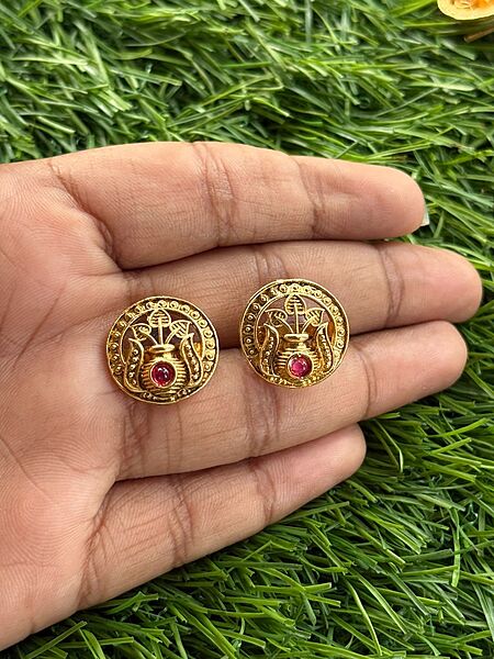 Round shape leaf trendy stud