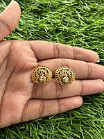Round shape leaf trendy stud