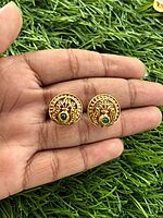 Round shape leaf trendy stud
