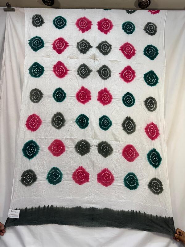 Kala Sanskruti White & Kakach With Pink – Color Cotton Bandhani Dupatta – 2.5M – Elegant Traditional Wear Dupatta for Women