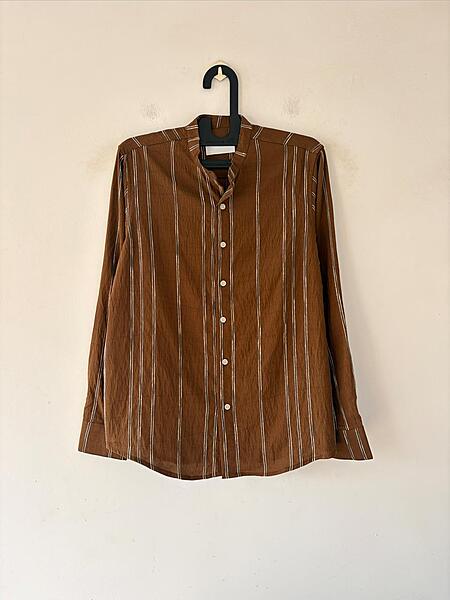 Rusty brown textured mandarin