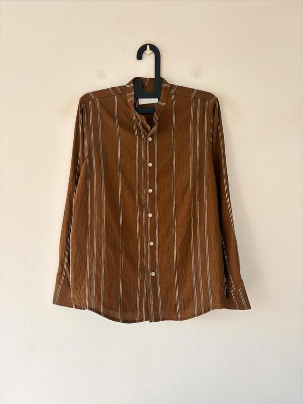 Rusty brown textured mandarin