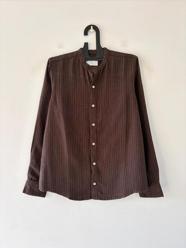 Chocolate brown striped mandarin