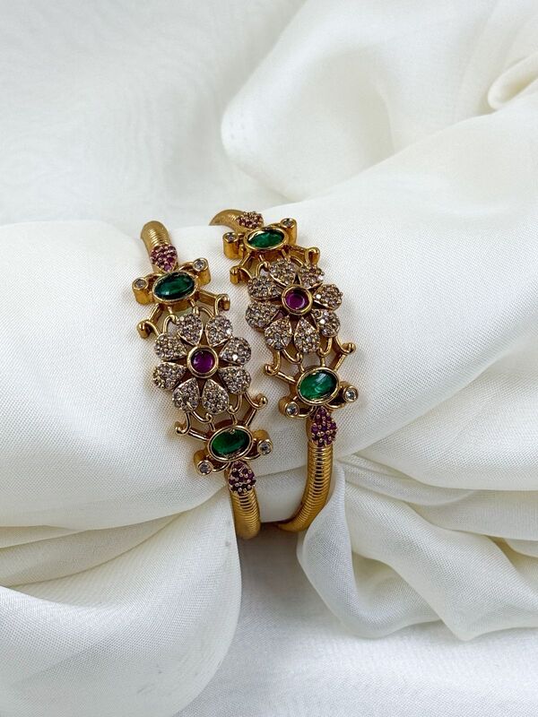 Gold Finish Regular Use Bangle