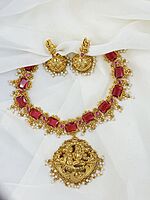 Unique stone fancy gold finished neckpiece