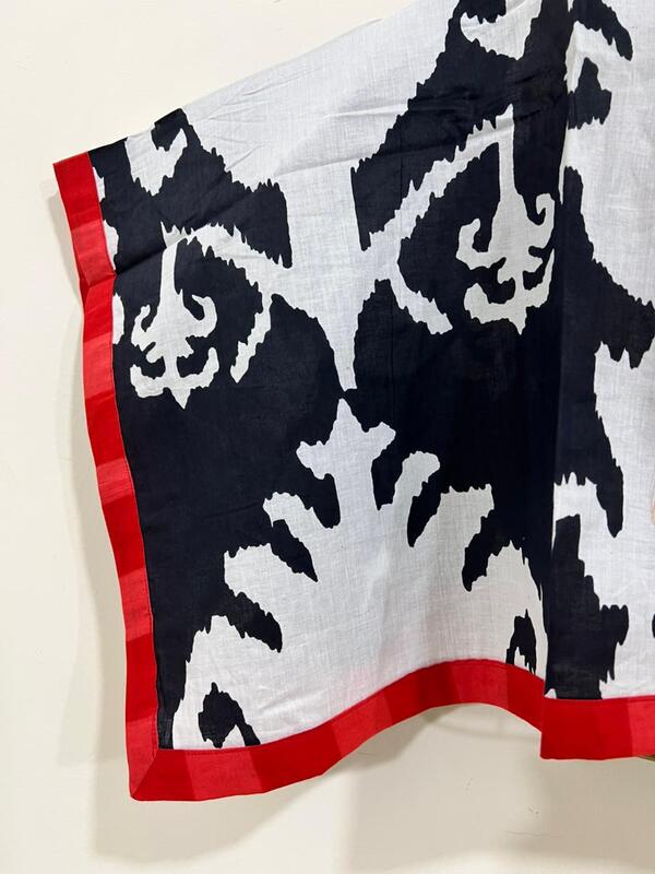 Reva's winged top - black & white Ikkhat