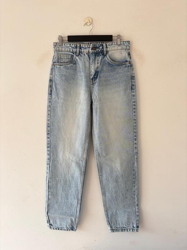 Ice blue faded momfit jean