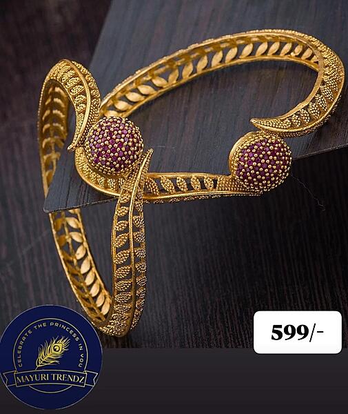 Ruby spinned leaf designed bangle set of 2