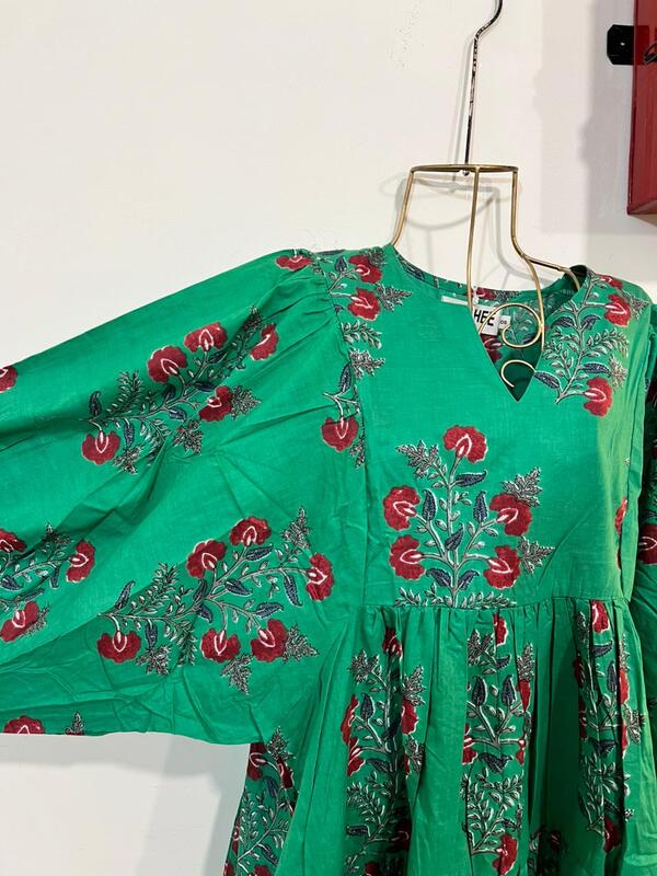 Rhea's Free-Size Short Flare Dress - Green & flowers