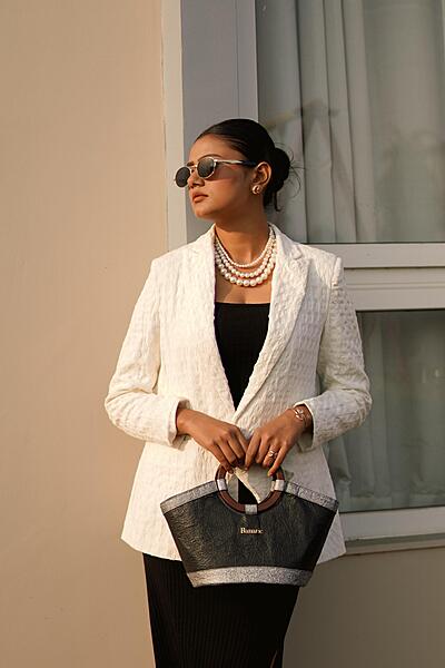 Beach Style Hand Bag with Wooden Handle