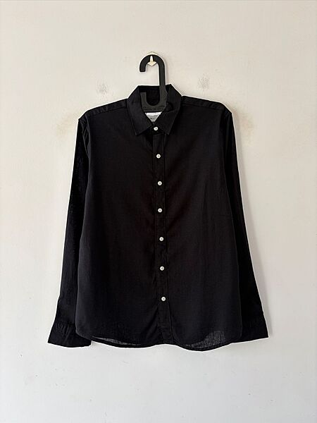 Onyx black linen shirt