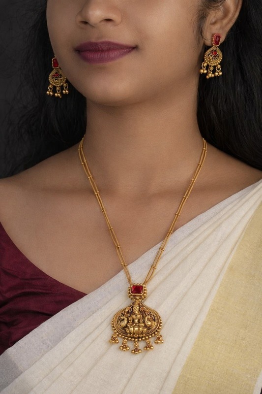 Lakshmi Temple Pendant short chain Set