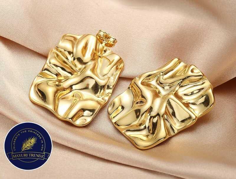 square shaped golden stud big