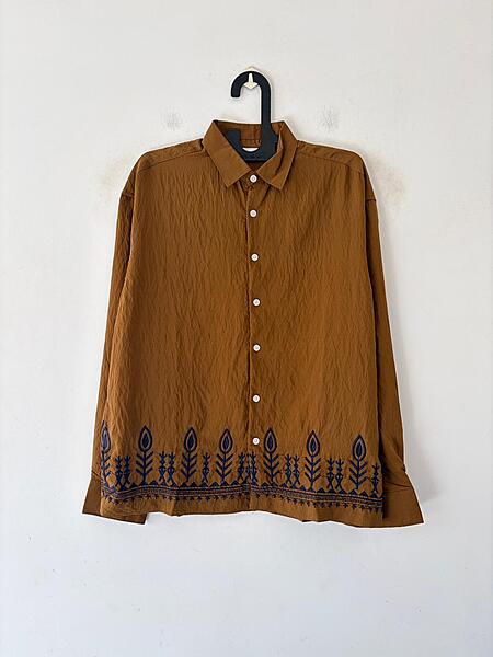 Toffee embroidery shirt