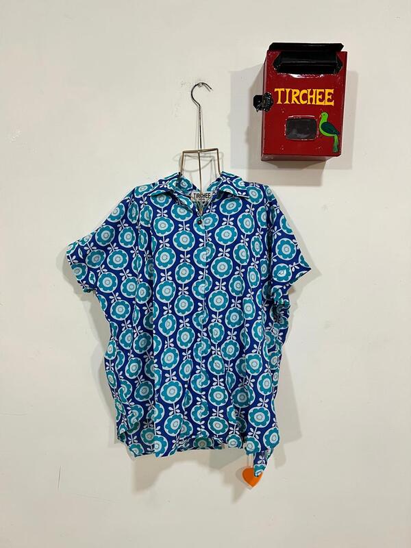 Ishq's Small Anti-fit with Back Open & Tie - White and Blue Flowers