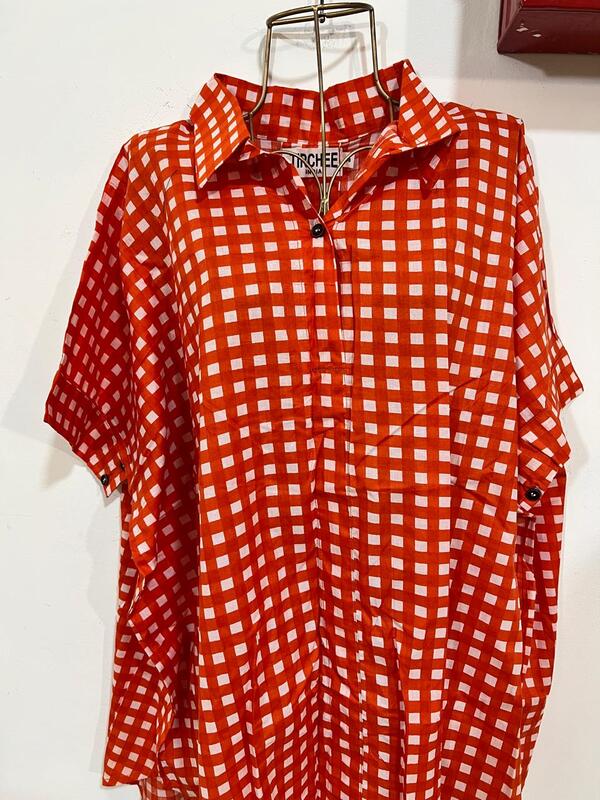 Ishq's Small Anti-fit with Back Open & Tie - Red Gingham