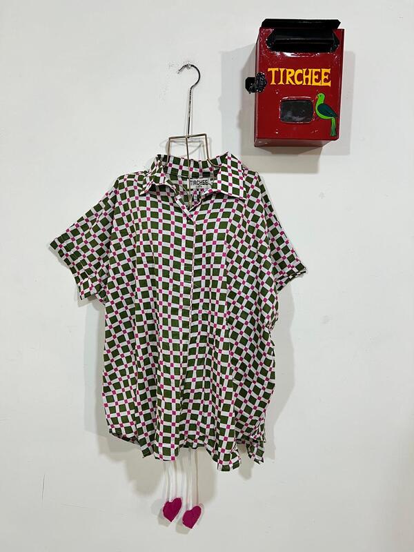 Ishq's Small Anti-fit with Back Open & Tie - White, Green & pink Gingham