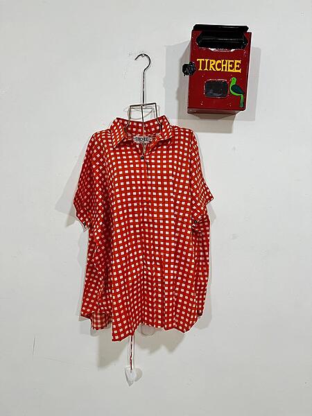 Ishq's Small Anti-fit with Back Open & Tie - Red Gingham