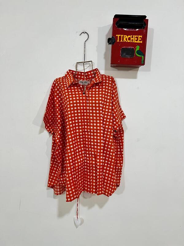 Ishq's Small Anti-fit with Back Open & Tie - Red Gingham