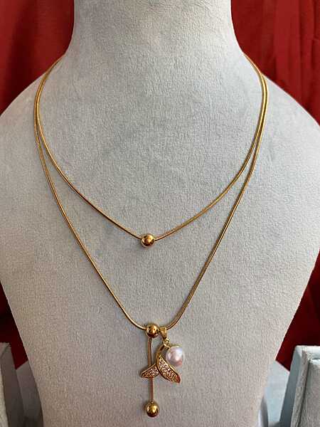 Layered Mermaid Tail & Pearl Necklace Layered Mermaid Tail & Pearl Necklace