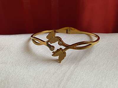 The Fluttering Elegance Bangle The Fluttering Elegance Bangle