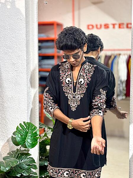 Royal eclipse embroidered kurta