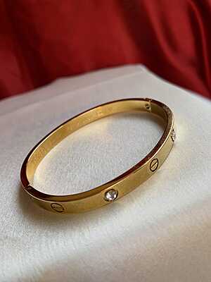 Iconic Screw & Diamond Bangle