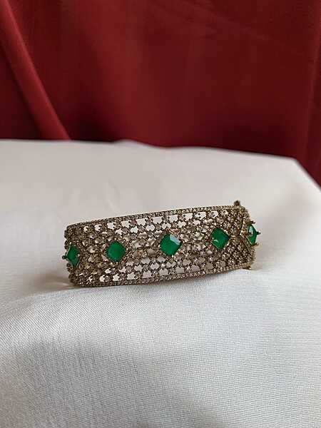 Elegant Emerald and Diamond Cuff Bracelet Elegant Emerald and Diamond Cuff Bracelet
