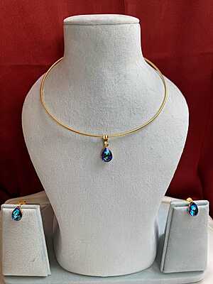 Mystic Peacock Vitrail Teardrop Jewelry Set Mystic Peacock Vitrail Teardrop Jewelry Set