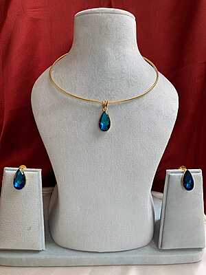Teardrop Pendant & Earring Set Teardrop Pendant & Earring Set
