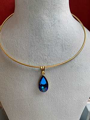 Teardrop Pendant & Earring Set Teardrop Pendant & Earring Set