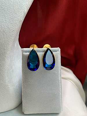 Teardrop Pendant & Earring Set Teardrop Pendant & Earring Set