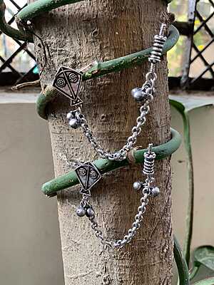 Patang (Kite) Oxidized Silver Chain Earcuff