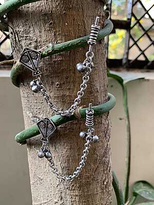 Patang (Kite) Oxidized Silver Chain Earcuff