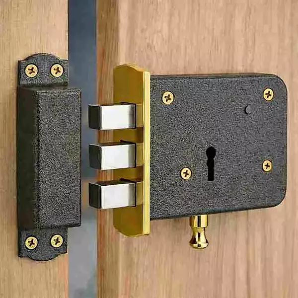 (4084) Palam Door Lock Iron 4084