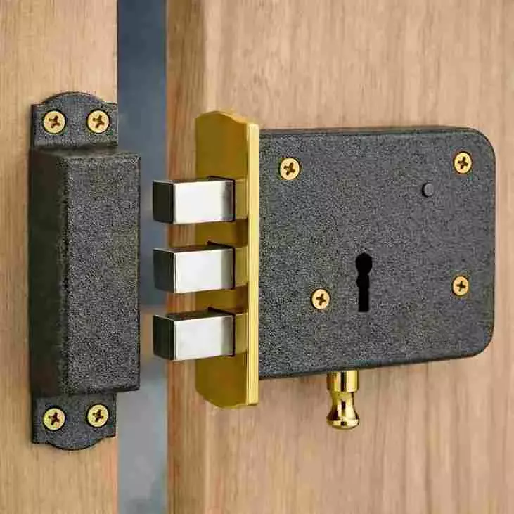 (4084) Palam Door Lock Iron 4084