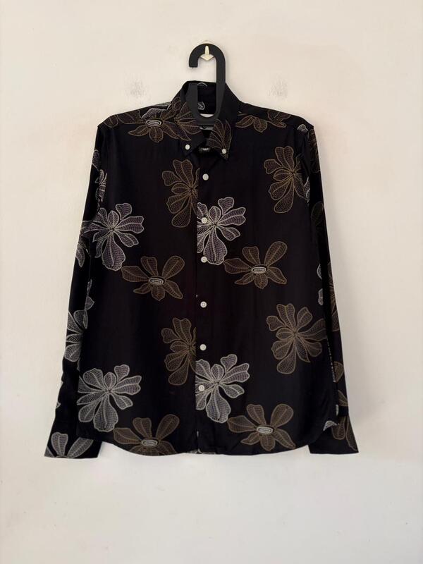 Onyx blossom printed shirt