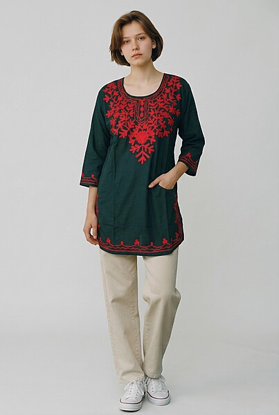 Elegant Embroidered Kurti with Floral Design