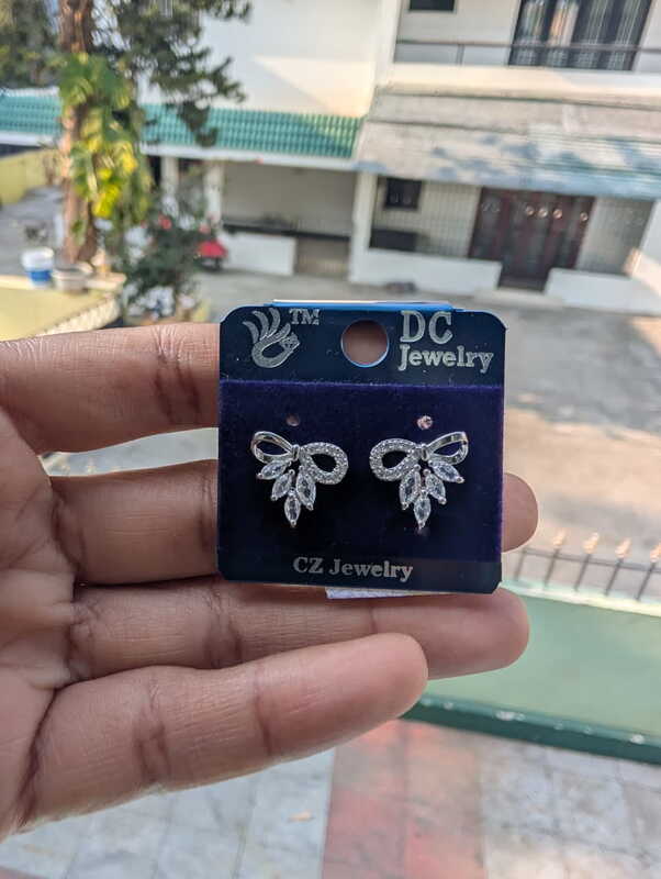 Silver Model Triangle Shape Earring (JAD69)