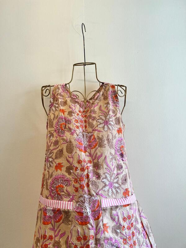 Seher's Short A-line with Patch-Back - Cream & pink