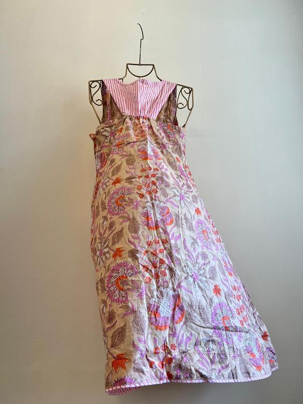 Seher's Short A-line with Patch-Back - Cream & pink