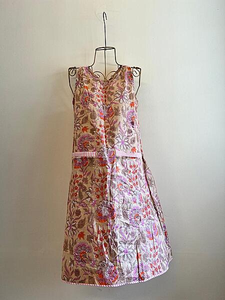 Seher's Short A-line with Patch-Back - Cream & pink