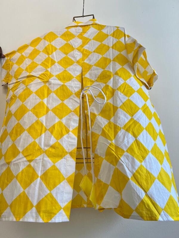 Ishq's Small Anti-fit with Back Open & Tie - Yellow & White Diamonds