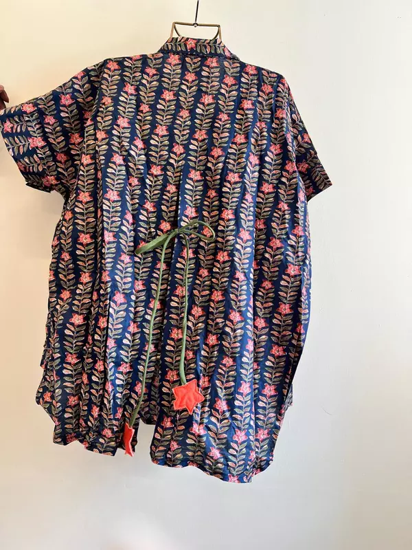 Ishq's Small Anti-fit with Back Open & Tie - Dark Blue with Flowers & Leaves