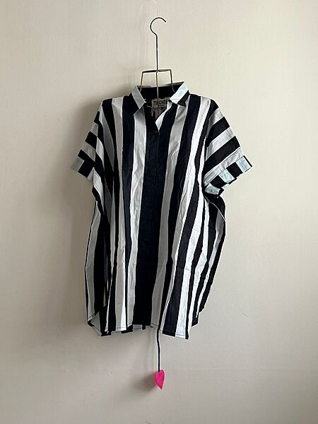 Ishq's Small Anti-fit with Back Open & Tie - Black & White Big Stripes