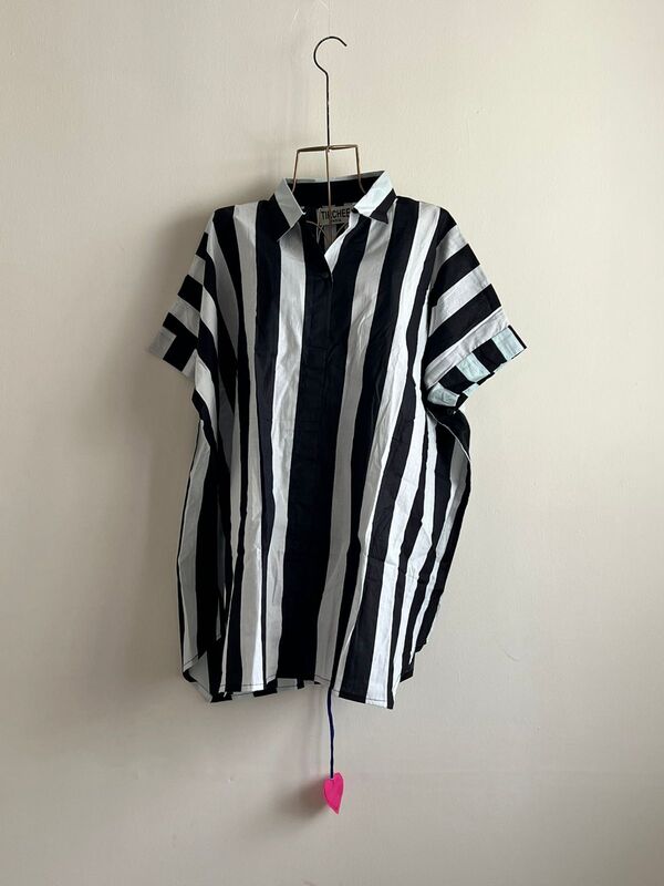 Ishq's Small Anti-fit with Back Open & Tie - Black & White Big Stripes
