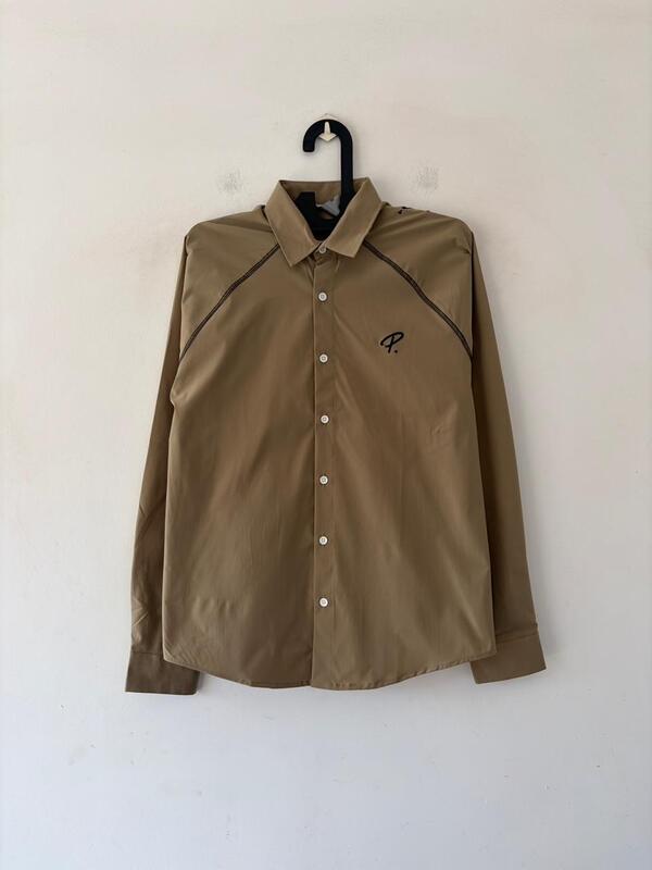 Sandstone crest streetwear shirt