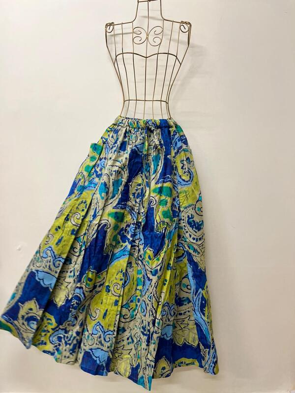 Aira's flared & paneled skirt - Blue & paisleys