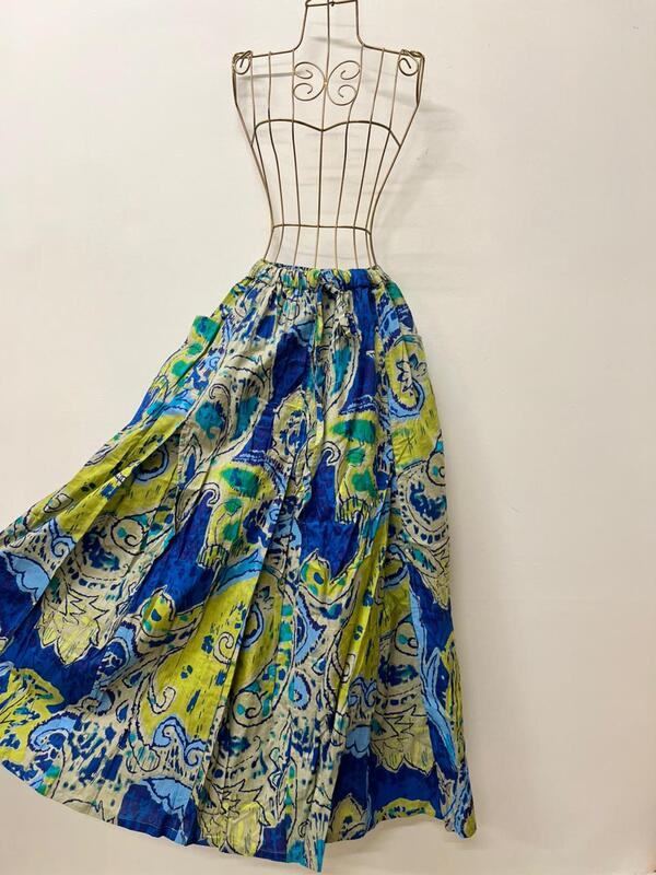 Aira's flared & paneled skirt - Blue & paisleys